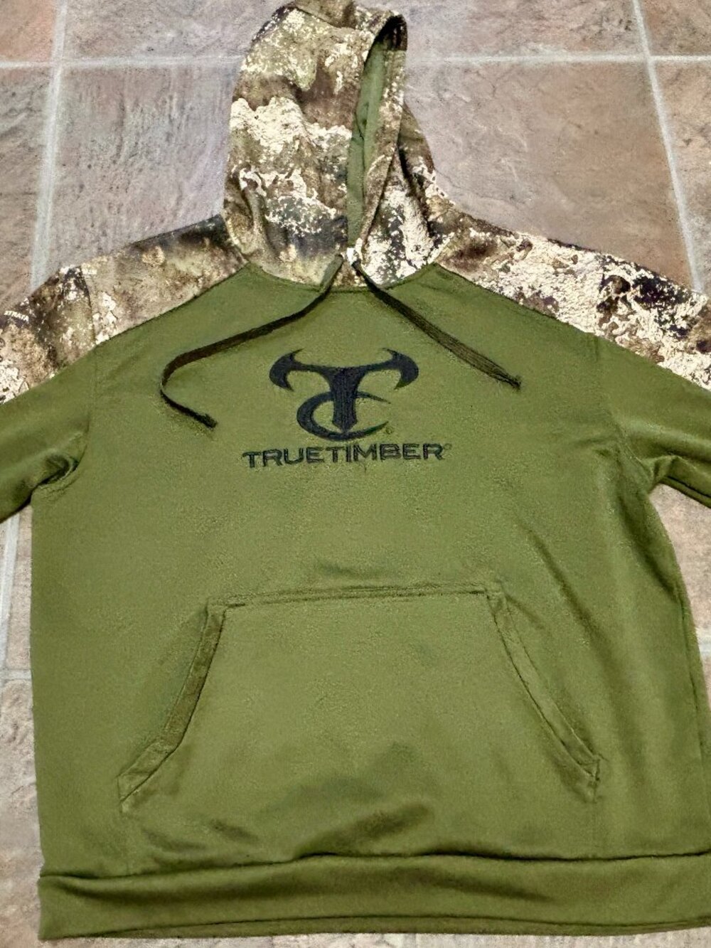 ~~True Timber Strata camo hoodie size L Olive green base with camo..EUC!!!!  ***
